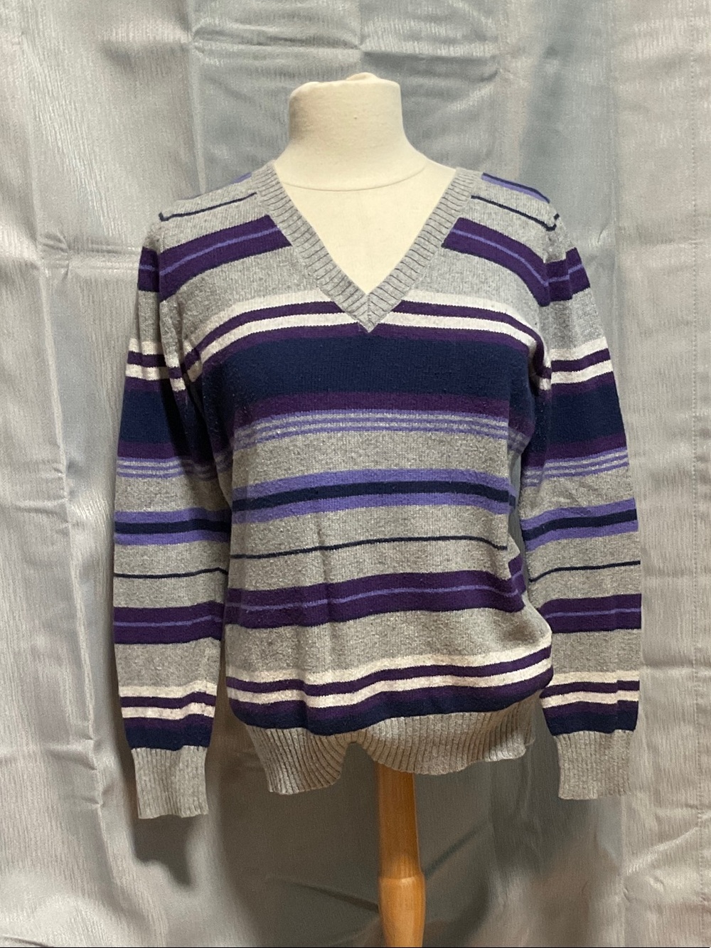 Old Navy Gray and Purple Striped V-Neck Sweater